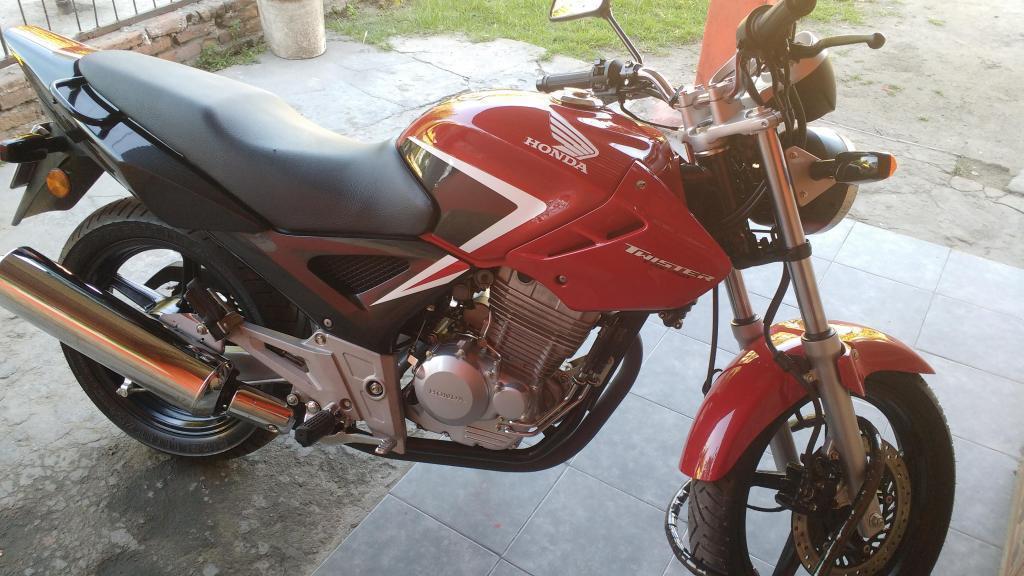 VENDO HONDA TWISTER 2016