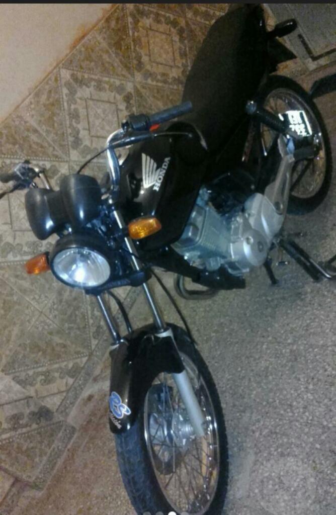 Vendo Titan Impecable