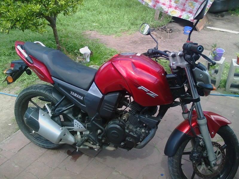 YAMAHA FZ 2012