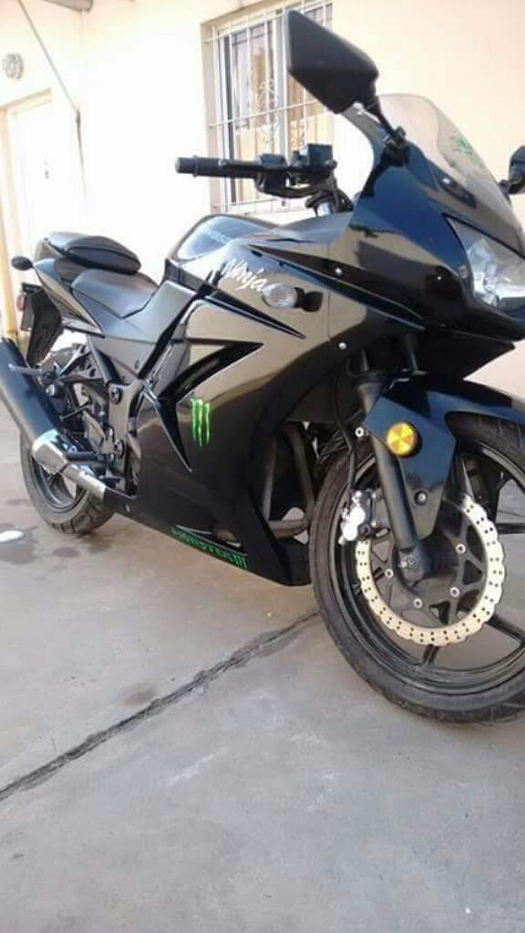 Vendo O Permuto Kawasaki Ninja 250 2011