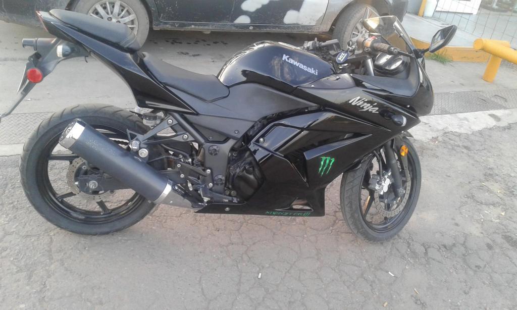 Vendo O Permuto Kawasaki Ninja 250 2011