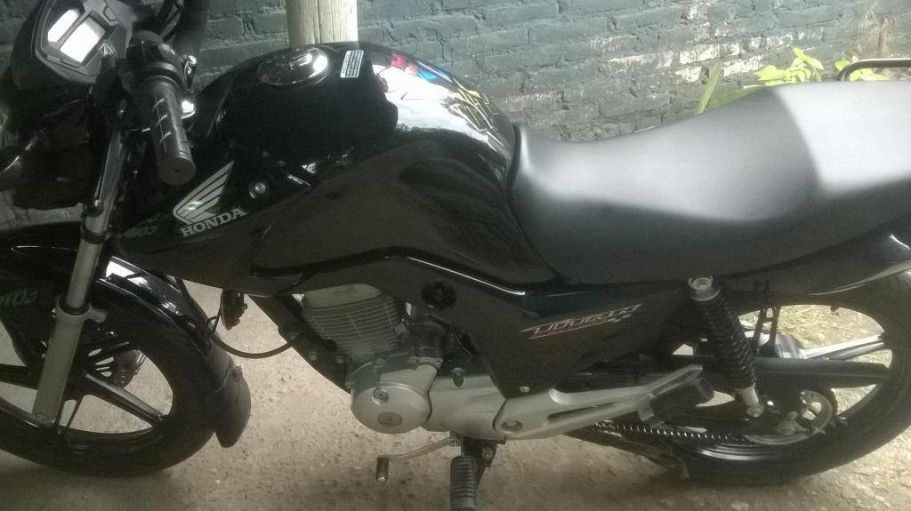 vendo cg 150 todos los papeles impecable por donde la mire