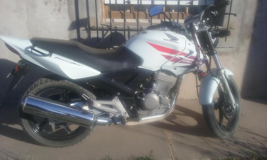 vendo moto Honda twister 250