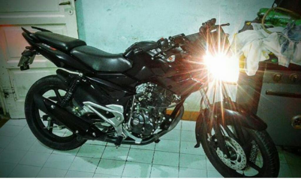 Rouser 135, Modelo 2015 Impecable