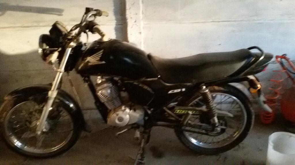 Vendo Moto Honda Cb1 en Perfectas Condiciones con Todos Los Papeles