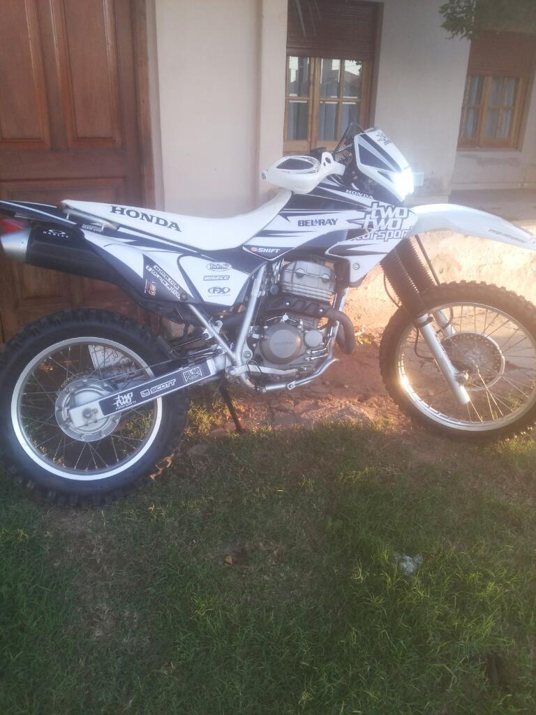 Vendo Honda Tornado 2010