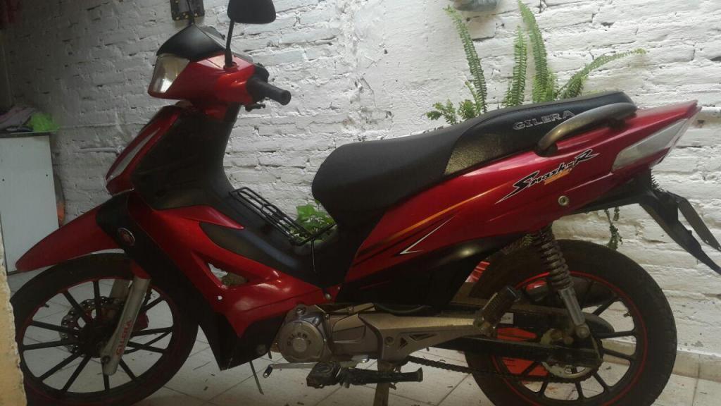 vendo o permuto x moto de mi interesGilera Smash 2016 inpecable todos los papeles le funciona todo