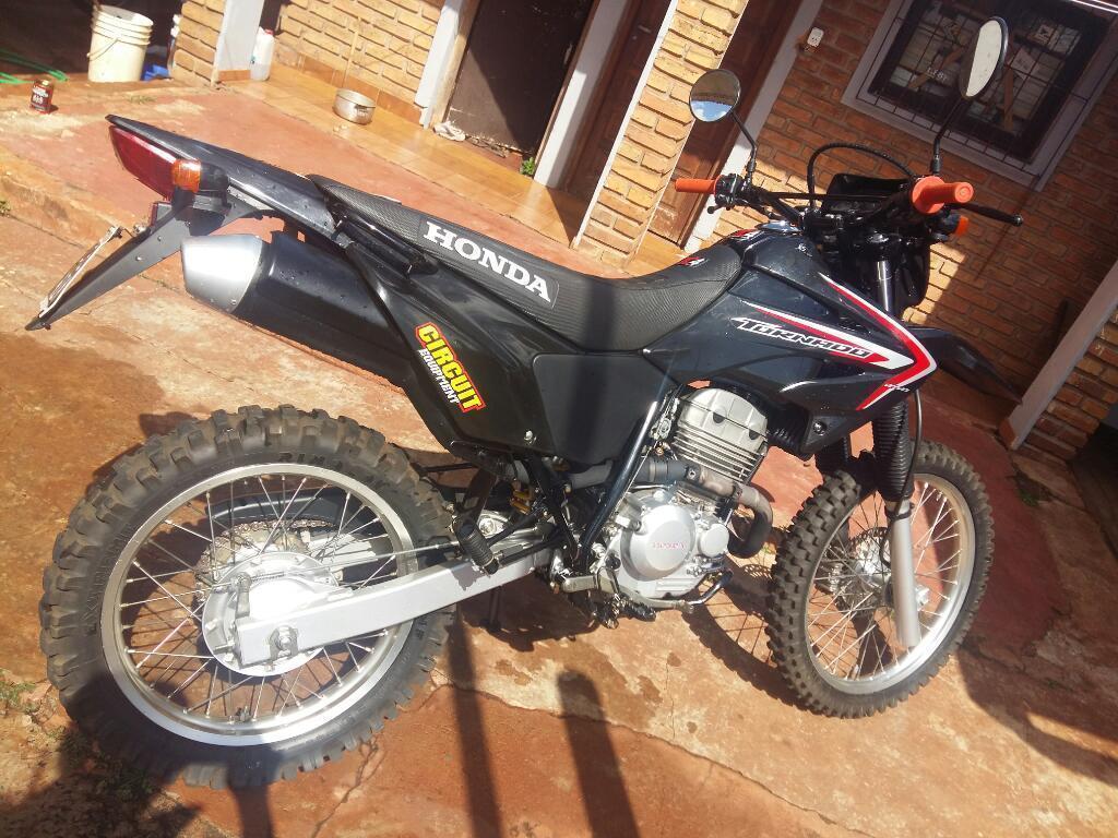 Vendo Honda Tornado Mod 2014 con 6mil Km