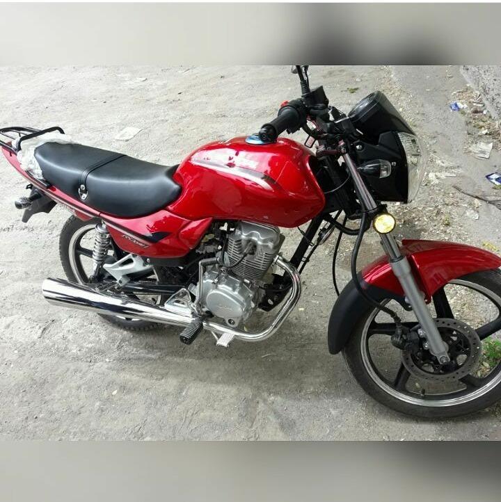 VENDO MOTO MONDIAL 150 c.c. RECIEN PATENTADA O PERMUTO POR AUTO EN BUEN ESTADO Y PAGO DIFERENCIA