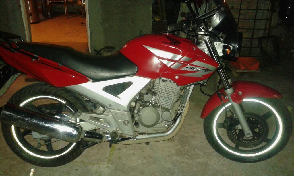 Vendo Honda Twister 250 Mod 2012