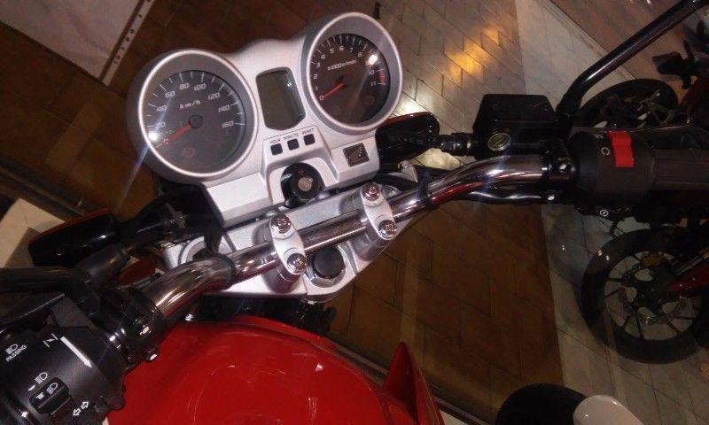 VENDO HONDA TWISTERESCUCHO OERTA