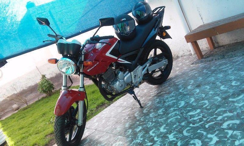 VENDO HONDA TWISTERESCUCHO OERTA