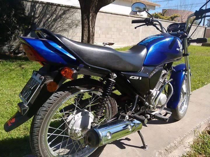 Vendo impecable Honda CB1 2015. Permuta de mi interes