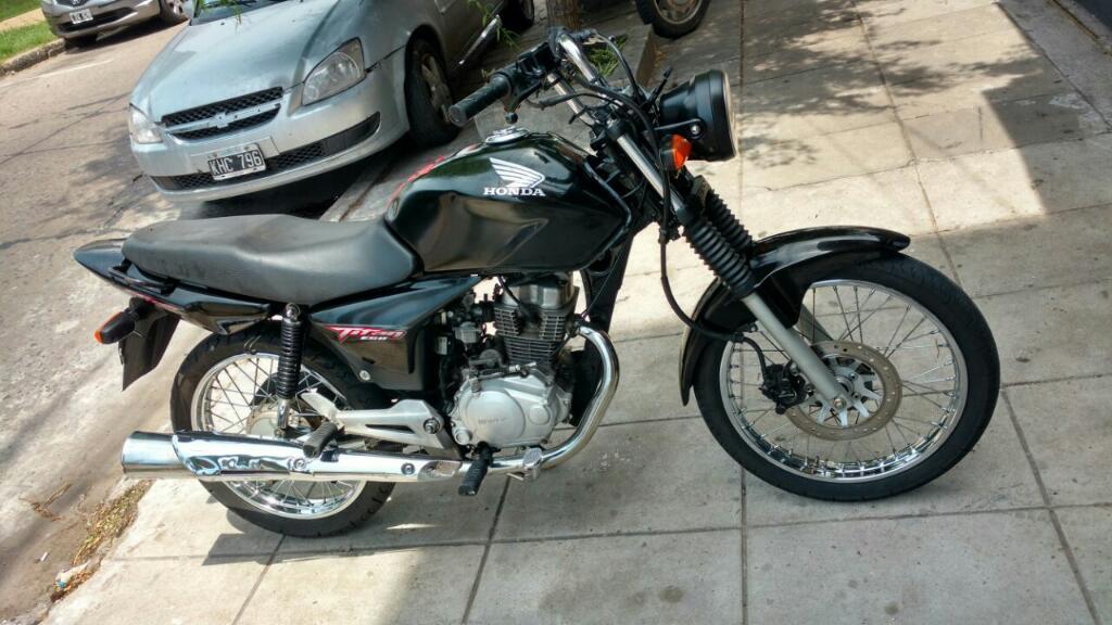 VENDO URGENTEEE HONDA CG TITAN 150 AÑO 2013 LISTA PARA TRANSFERIR