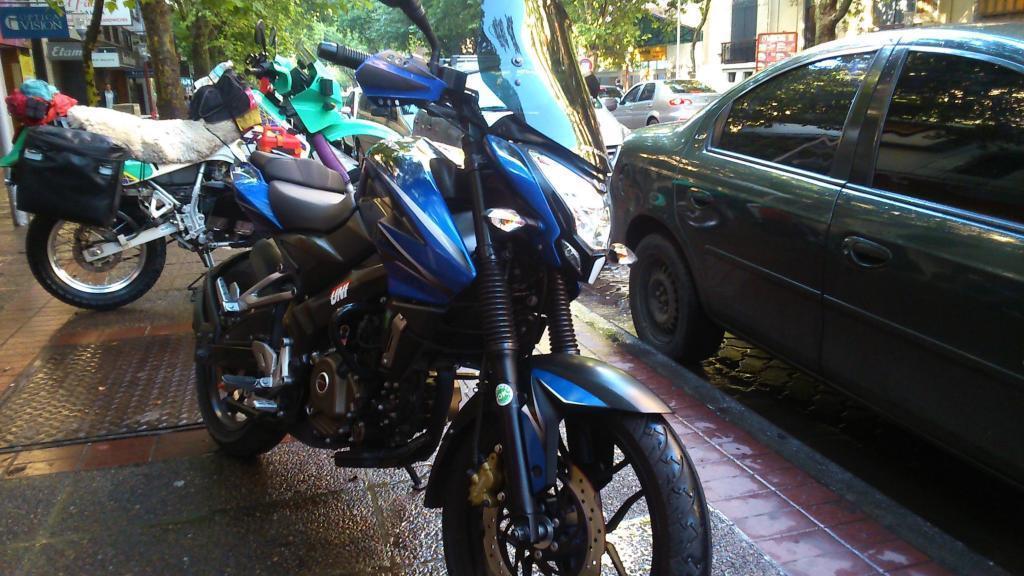 VENDO ROUSER NS200 BAJAJ