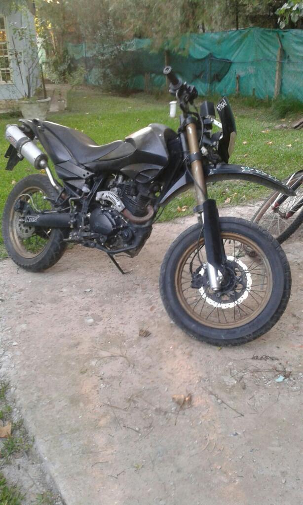 Motard 200. Todos Los Papeles. Permuto