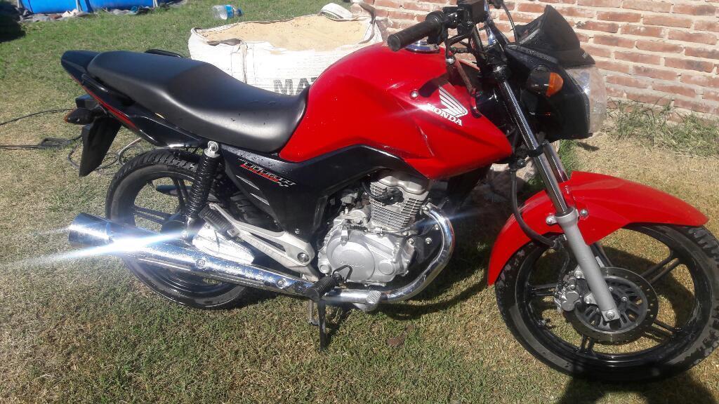 Vendo Honda Cg Titan 150.. Modelo 2015