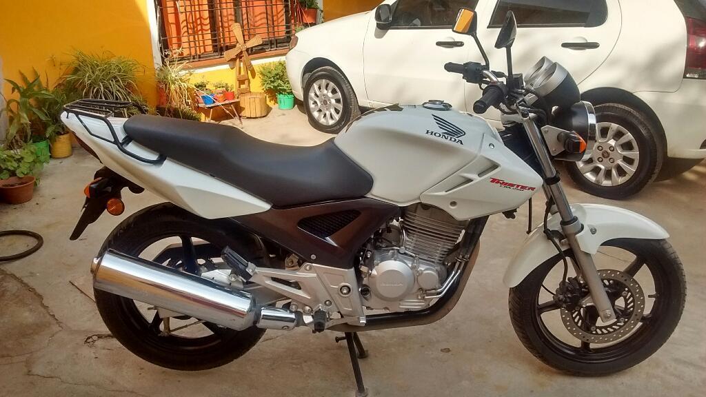 Vendo Twister Cbx 250 Año 2014