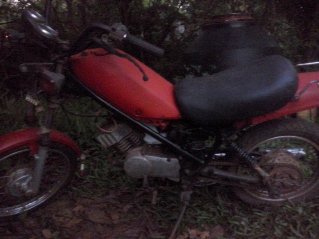 Vendo moto MB50 2500 pesos