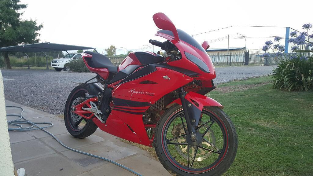 Vendo O Permuto Megelli /ns 200 Md 2014