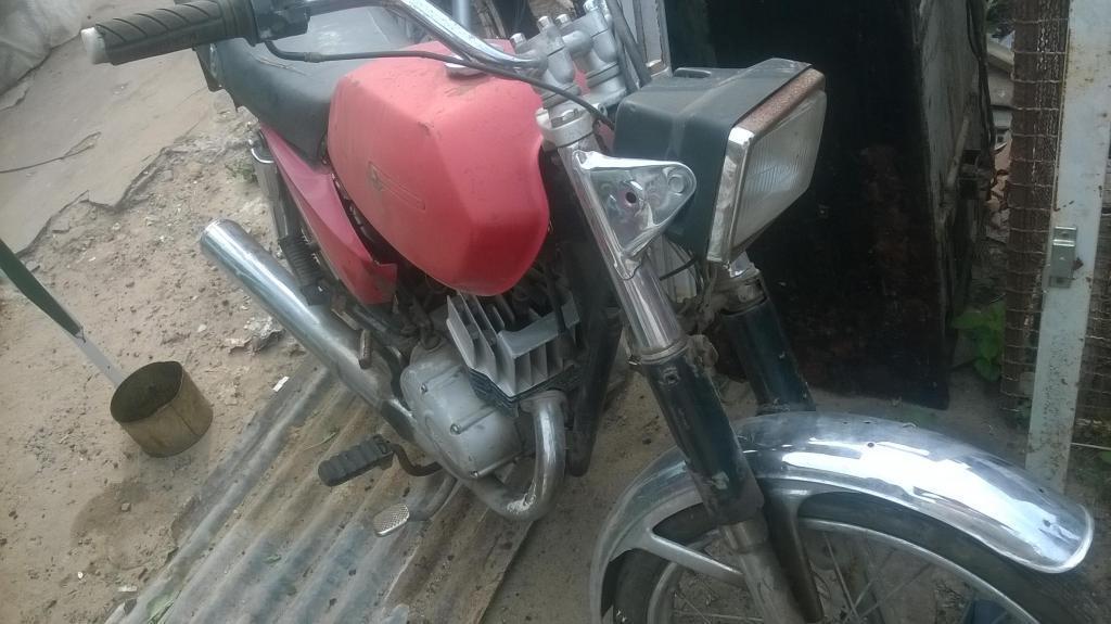 Moto AX 100 vendo permuto