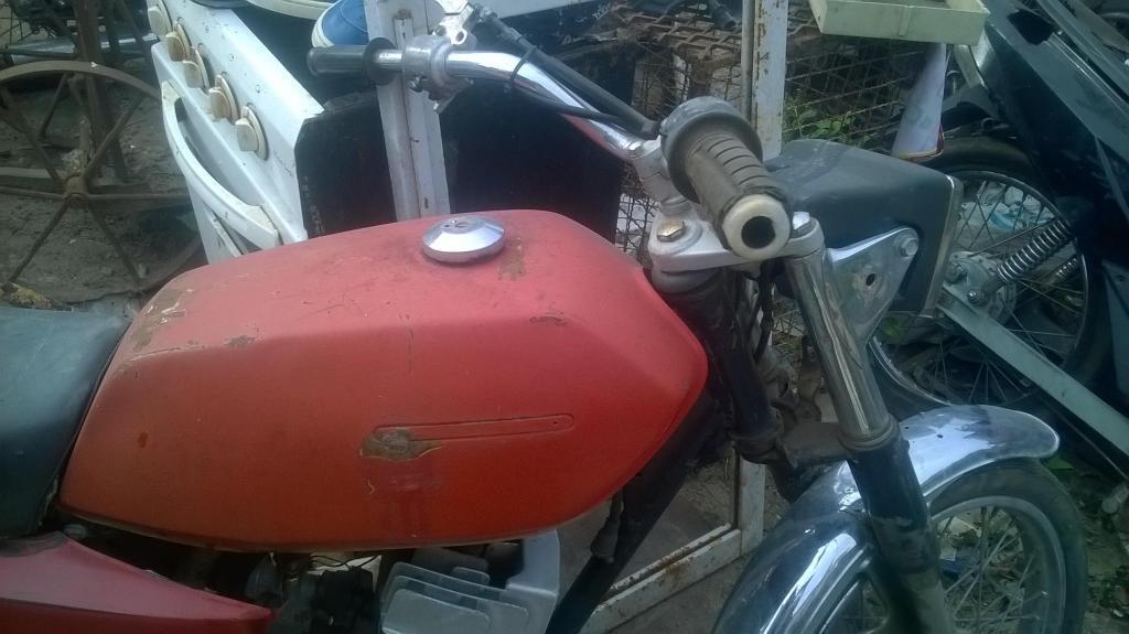 Moto AX 100 vendo permuto