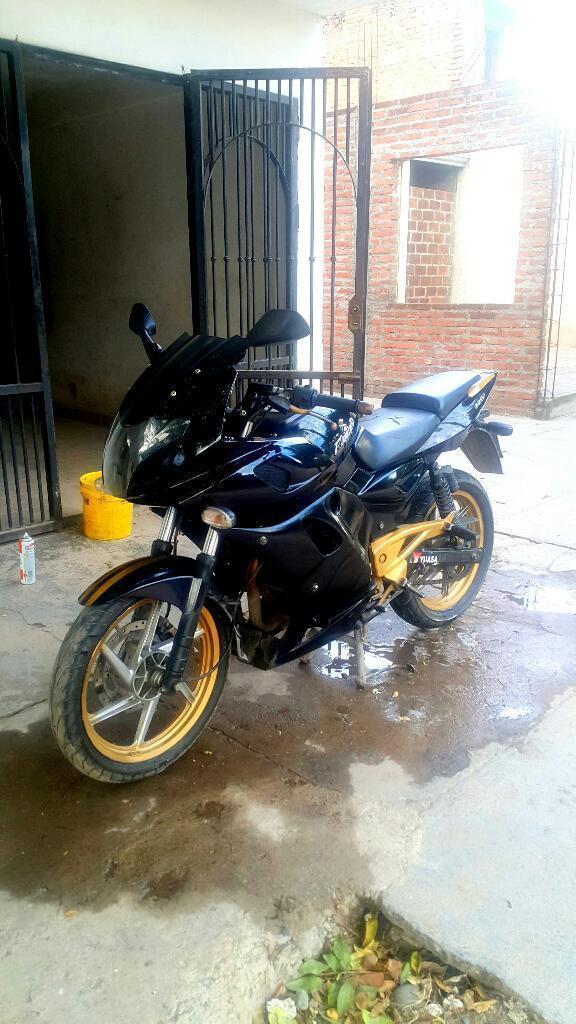 Vendo O Permuto Bajaj Rouser 220f