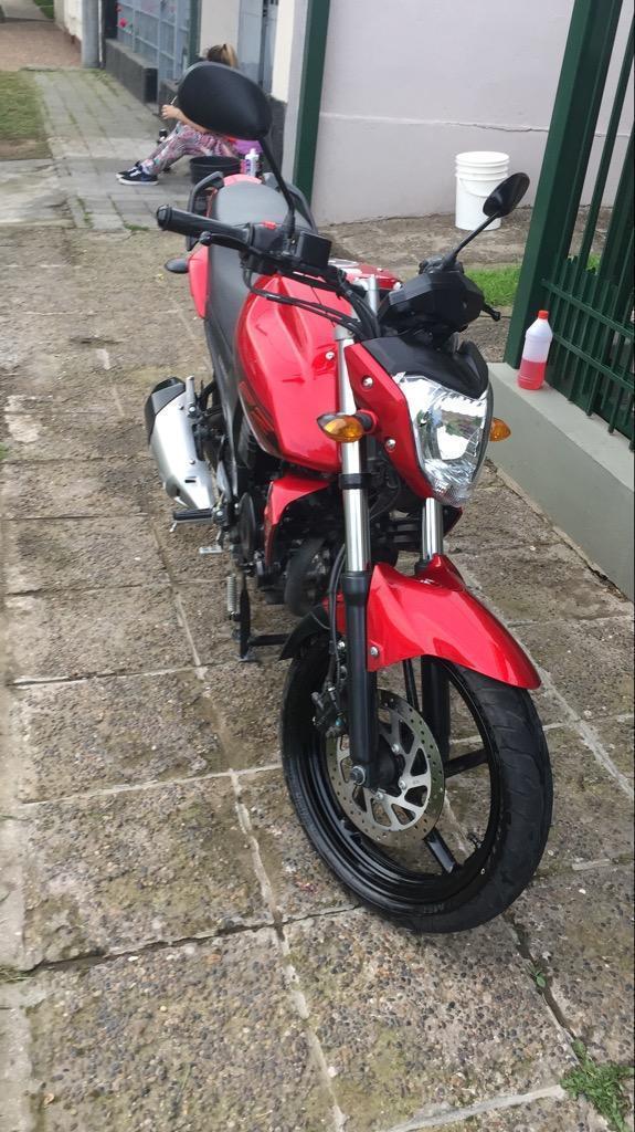 Vendo Yamaha Fz 16 con 5000Km Mod 2014