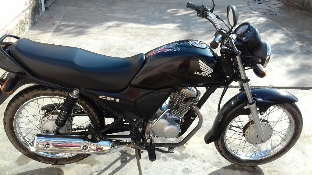 Vendo Moto Honda Cb1 2015