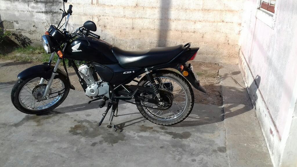 Vendo Moto Honda Cb1 2015