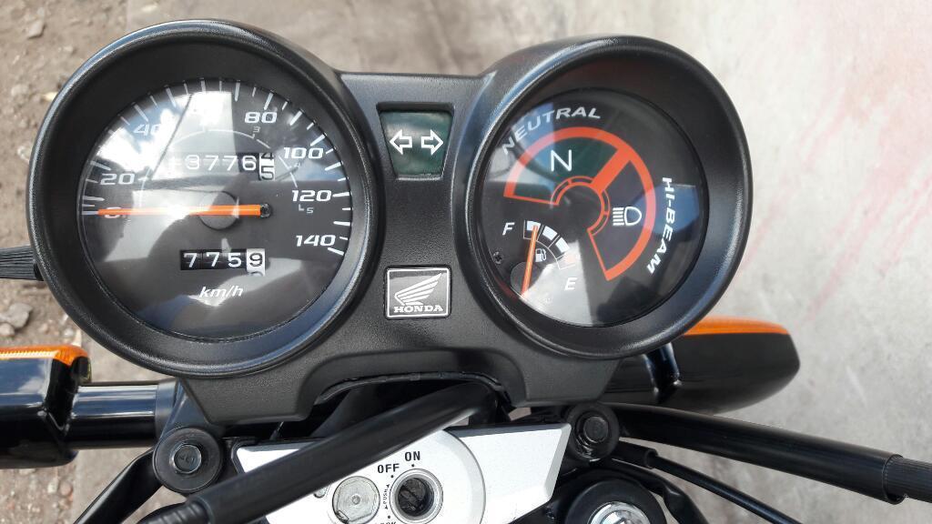 Honda Titan 2014. 14mil Km Precio 30.00