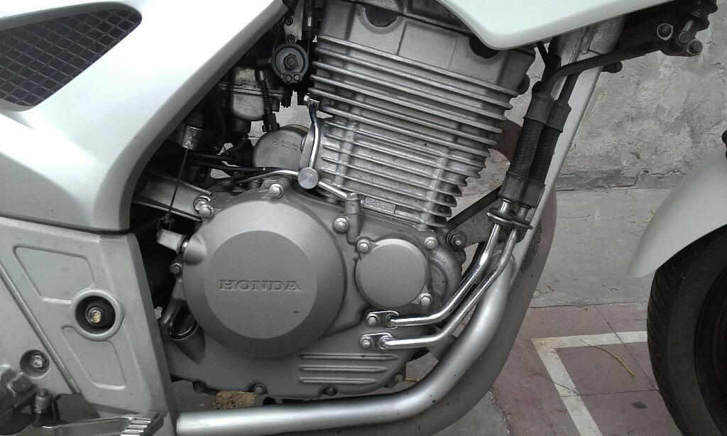 Vendo Honda Twister Cc250