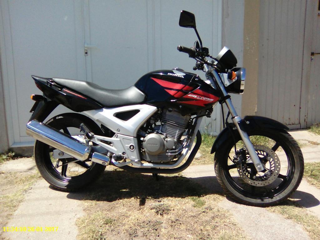 Vendo/Permuto Honda Twister 250 2012 3000km