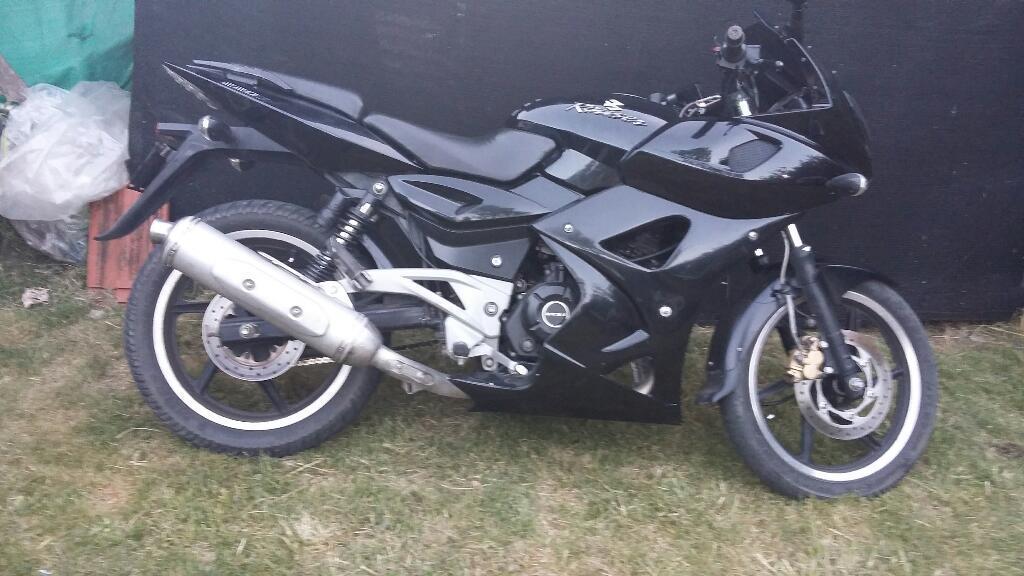 Rousser 220. Modelo 2011