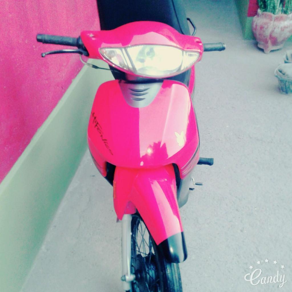 vendo o permuto por otra moto corven md.2015 le anda todo con todos sus papeles o plata 11500