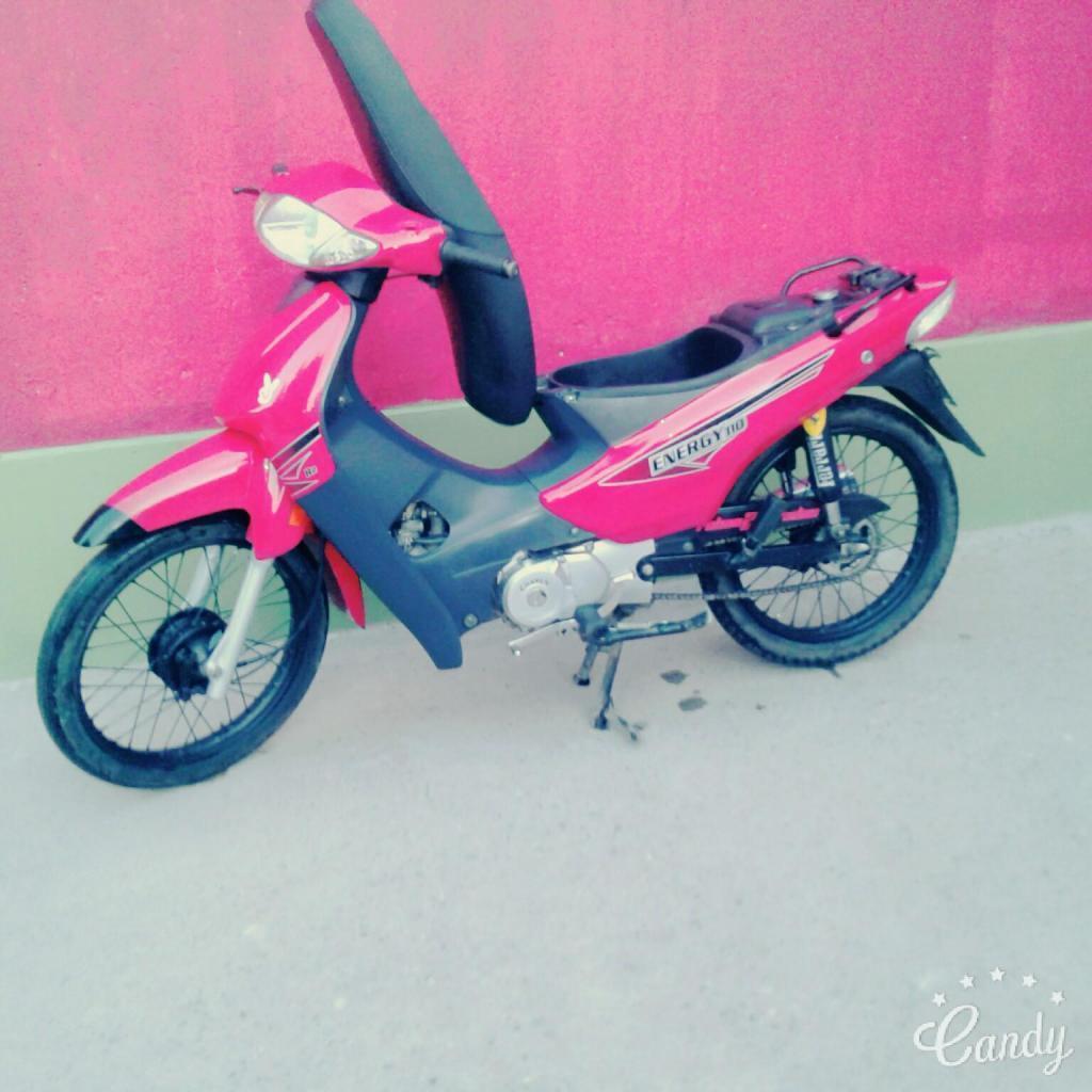 vendo o permuto por otra moto corven md.2015 le anda todo con todos sus papeles o plata 11500