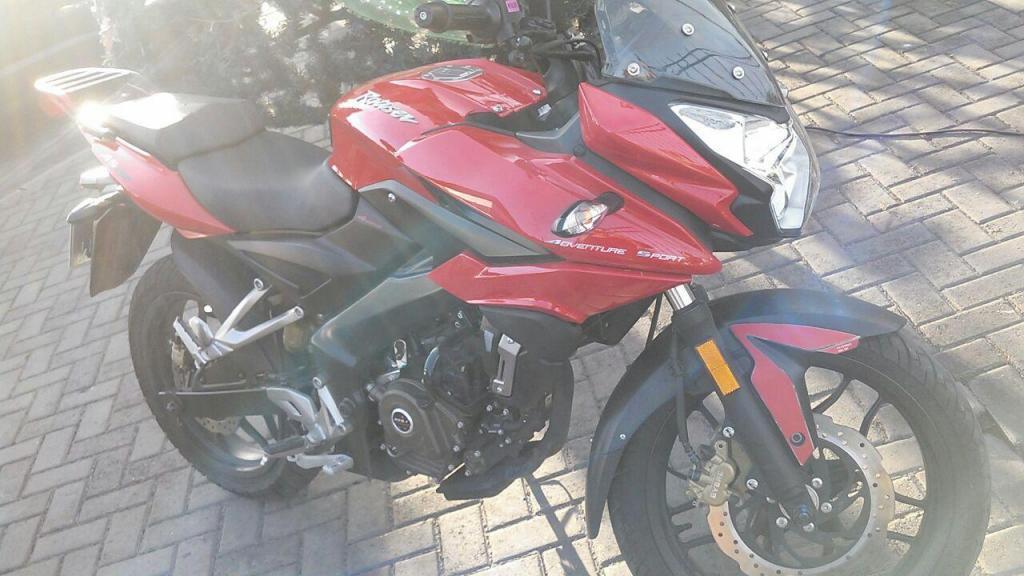 vendo en jose c paz moto rouser 200 as