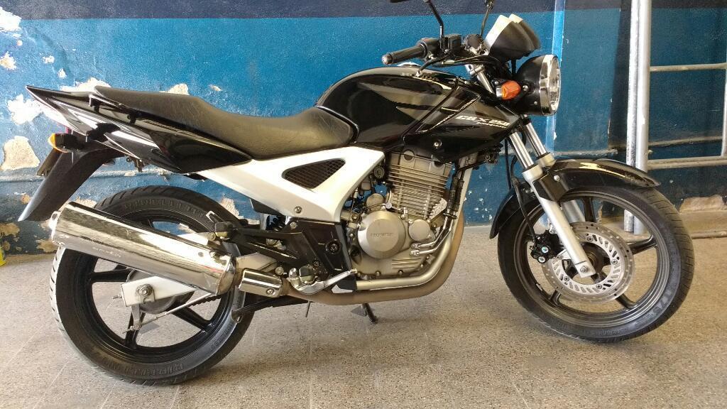 Vendo Twister Cbx 250 Modelo 2010