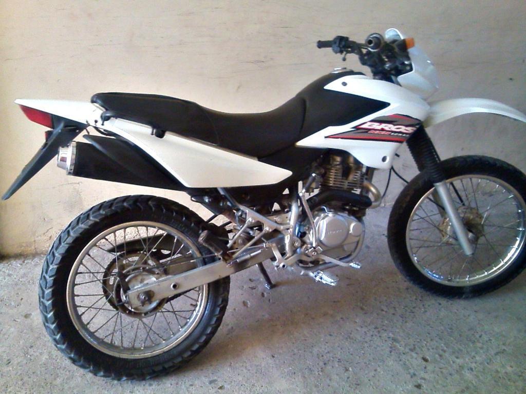 Vendo Honda Bros 125 Impecable con todos los papeles en regla