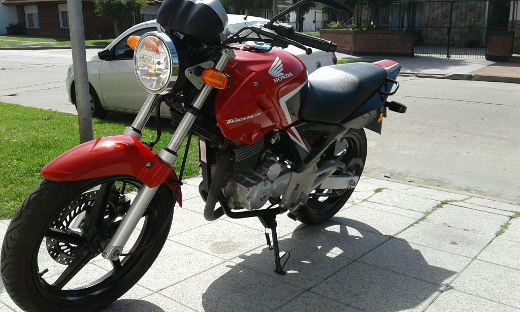 Honda Twister 250cc Modelo 2014 1300km