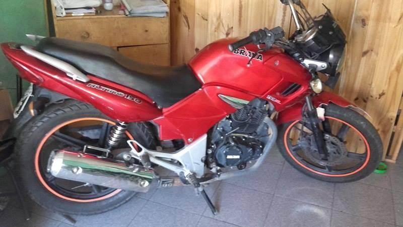 vendo o permuto brava altino 150cc