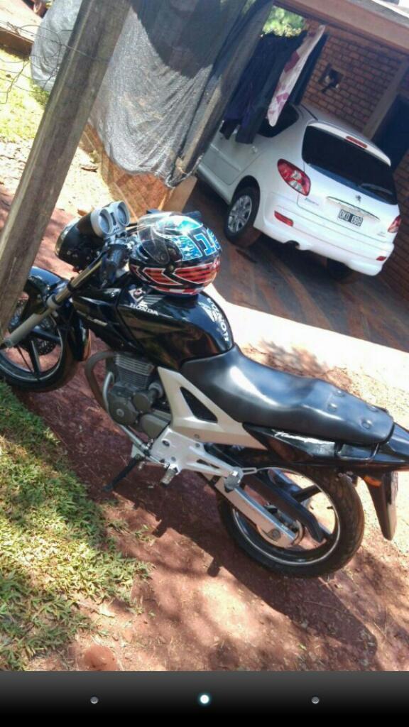 Vendo Honda Twister 2010 53mil Pesos