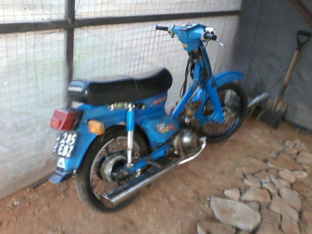 Moto guerrero G90