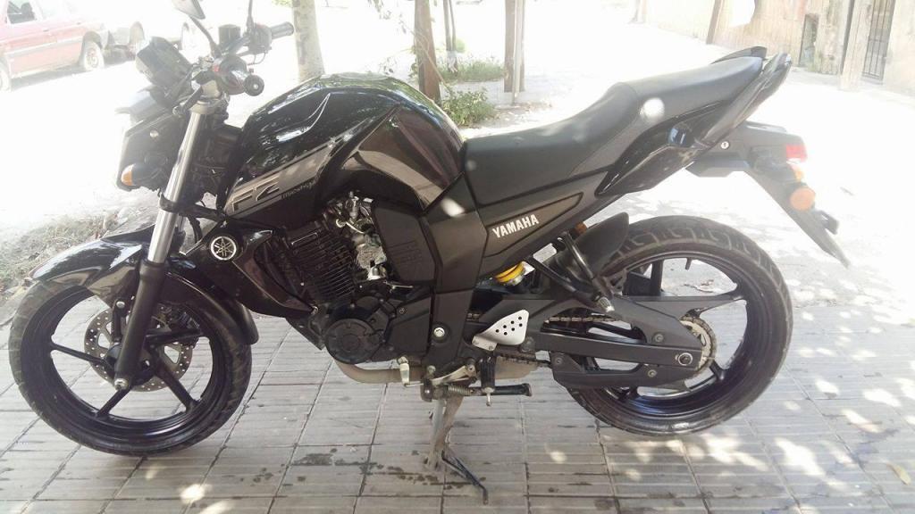 Moto Yamaha FZ 2013