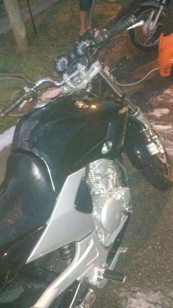 se vende Yamaha Fazer 2012