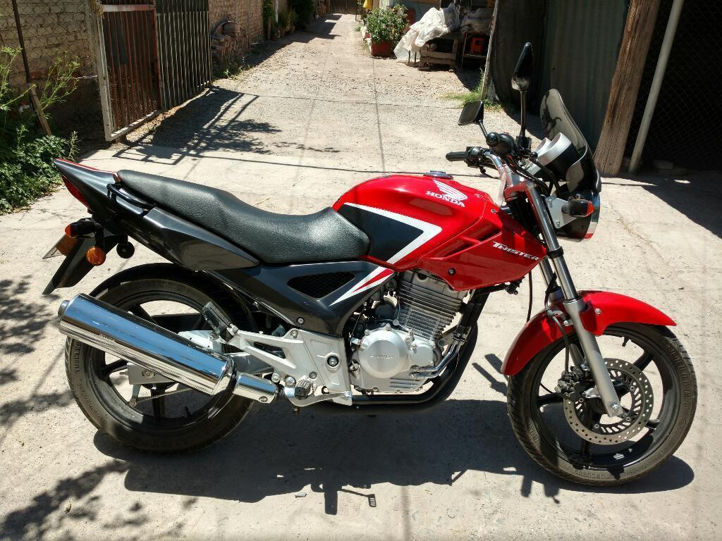 Honda Twister 2016 Impecable