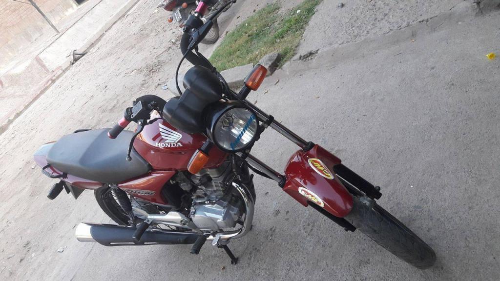 Honda Cg 150. Modelo2011. Titulo y 08