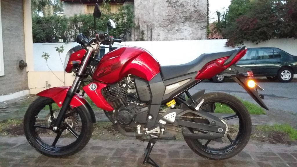VENDO YAMAHA FZ 2013, 2200KM, EXCELENTE ESTADO, TITULAR PAPELES AL DIA