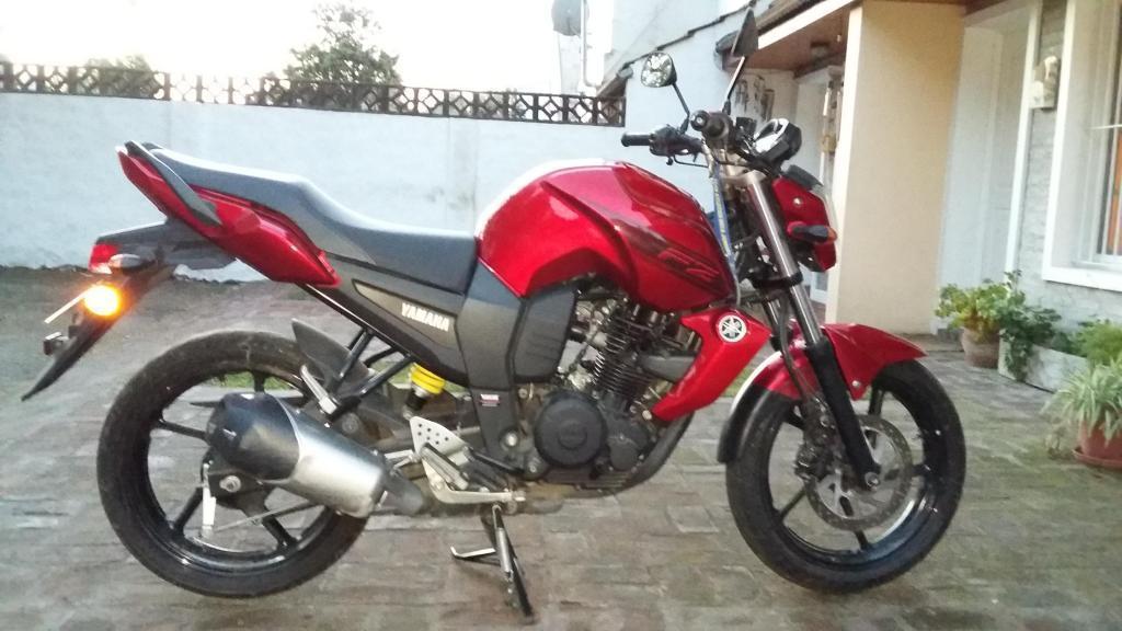 VENDO YAMAHA FZ 2013, 2200KM, EXCELENTE ESTADO, TITULAR PAPELES AL DIA