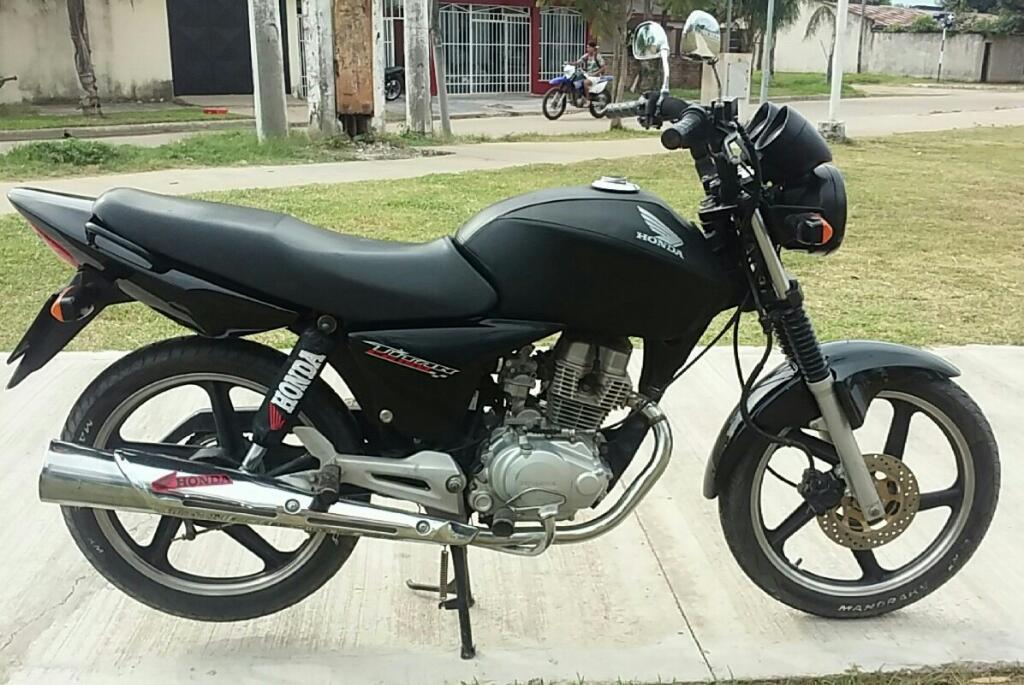 Hermosa Honda Titan 2013